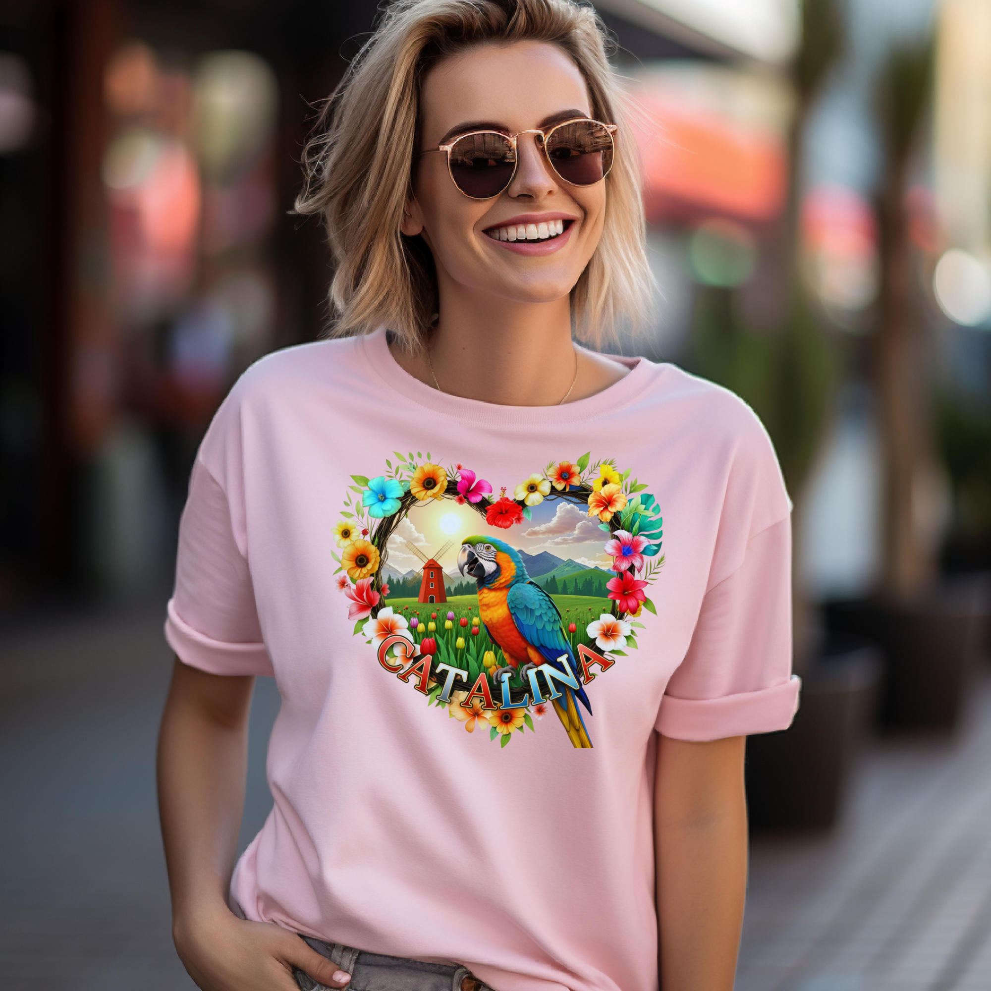 Catalina Macaw Heart Design T-Shirt